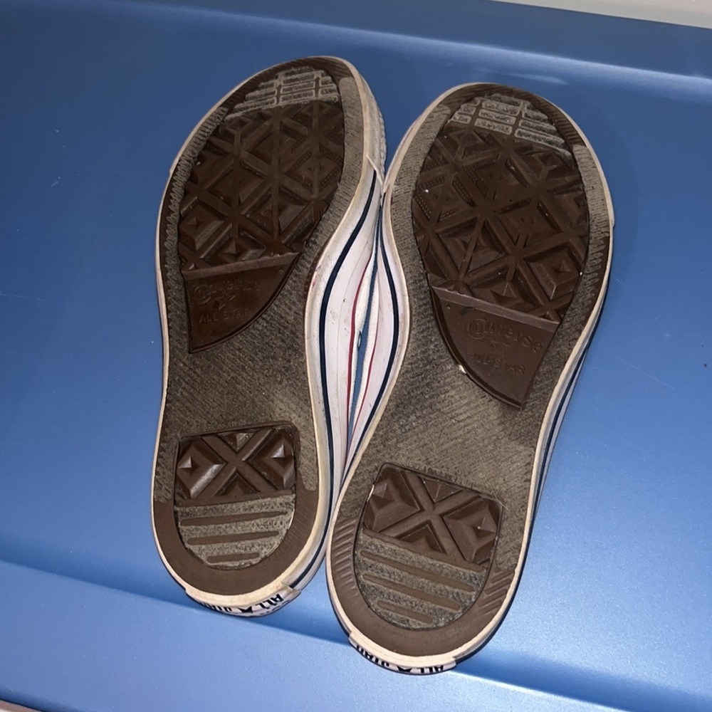 Women’s Converse - Picture 2 of 4
